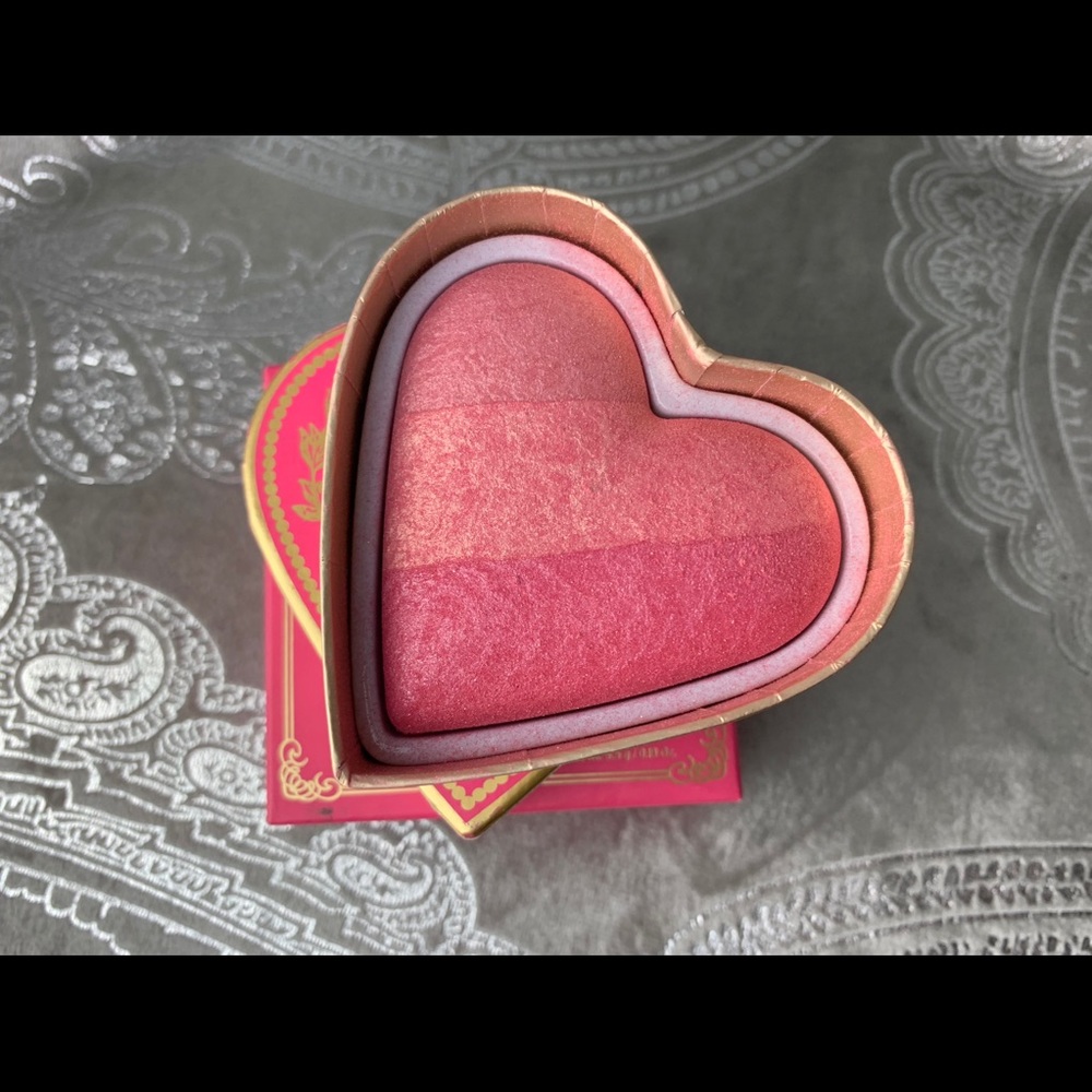 Too Faced sweet heart perfect flush blush
